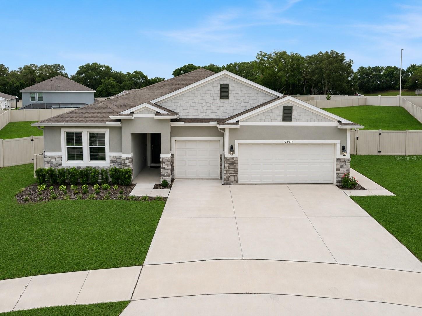17954 HITHER HILLS CIR Property Photo 1
