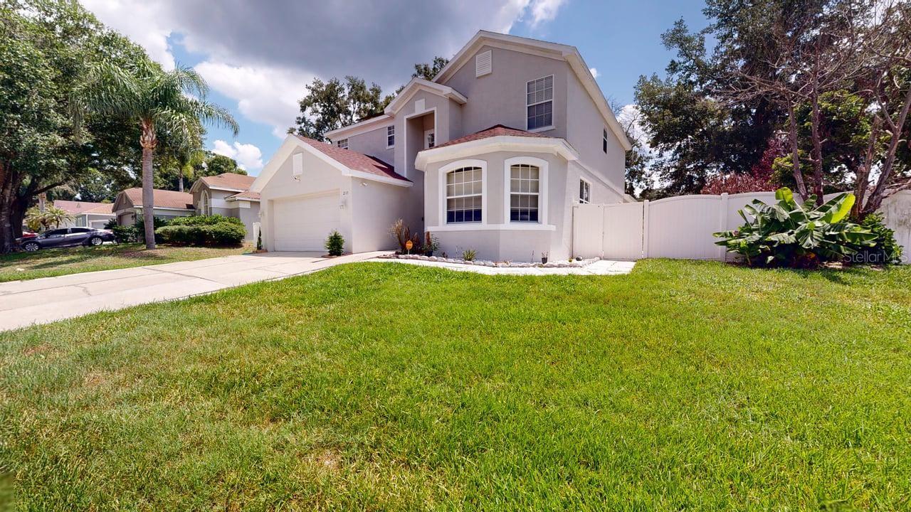 2108 Ancient Oak Dr Property Photo 3