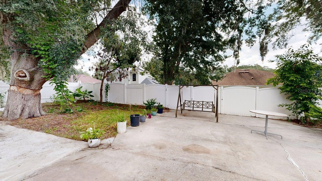 2108 Ancient Oak Dr Property Photo 8