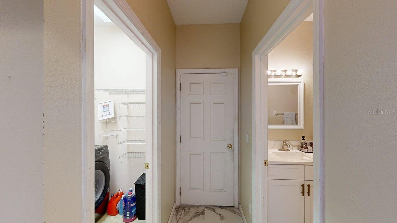 2108 Ancient Oak Dr Property Photo 26
