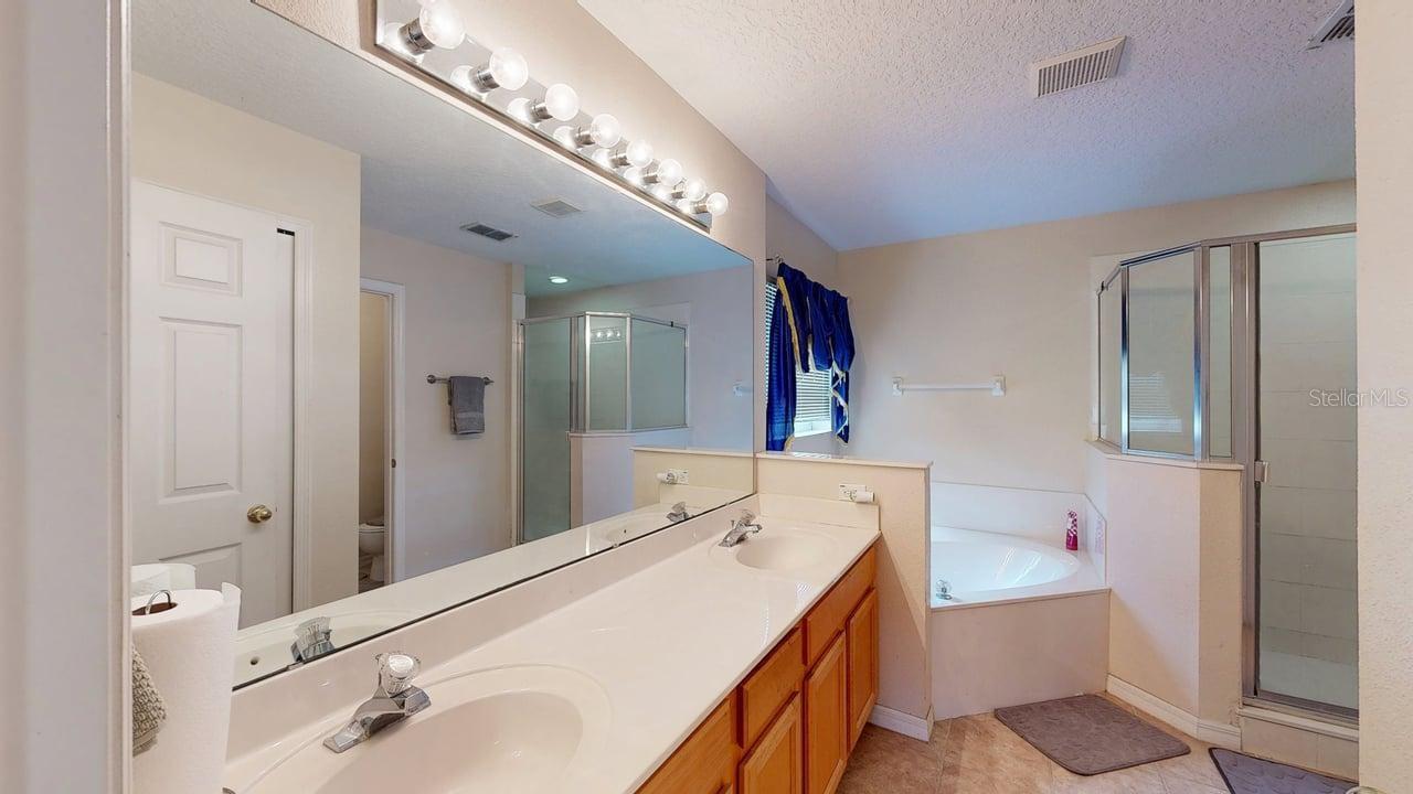 2108 Ancient Oak Dr Property Photo 58