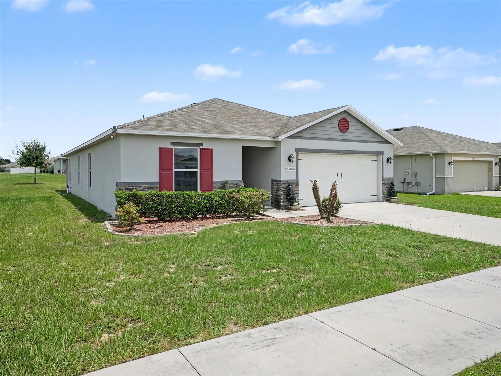 2488 Begonia St Property Photo 3