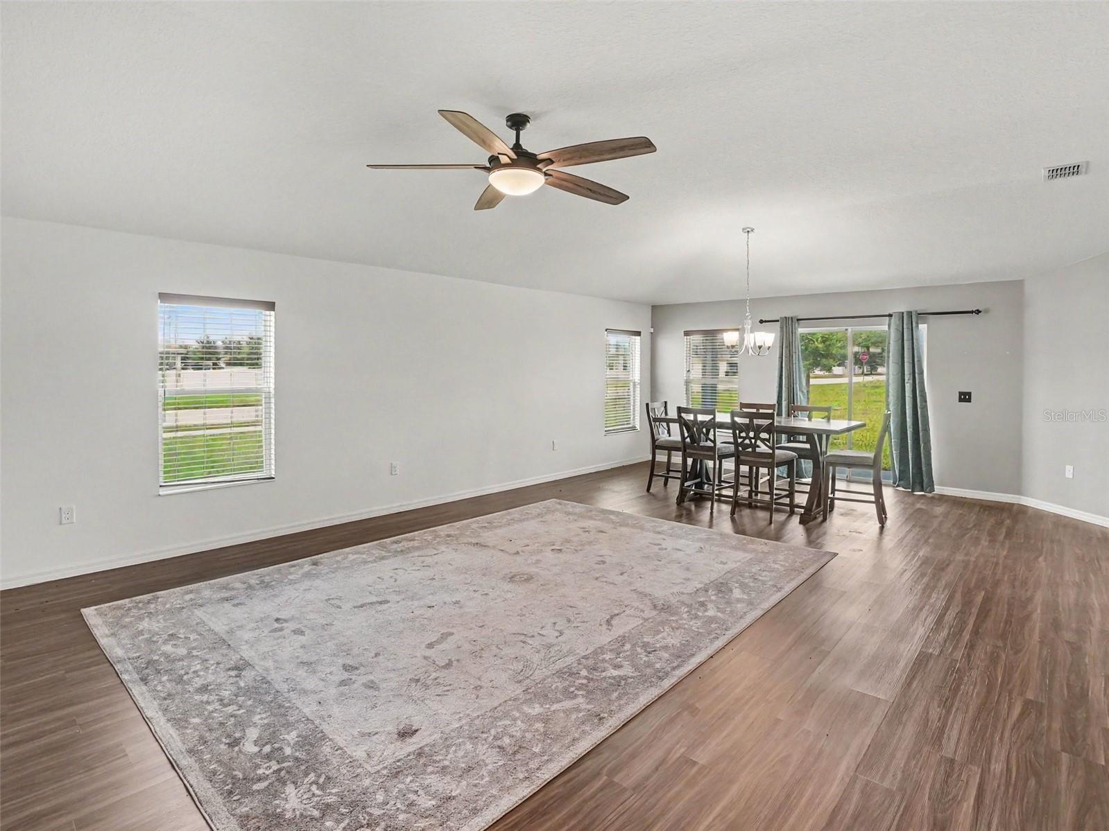 2488 Begonia St Property Photo 5