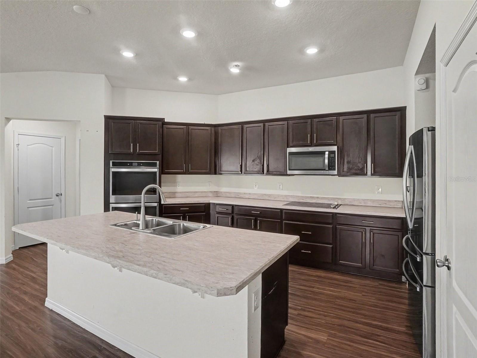2488 Begonia St Property Photo 10