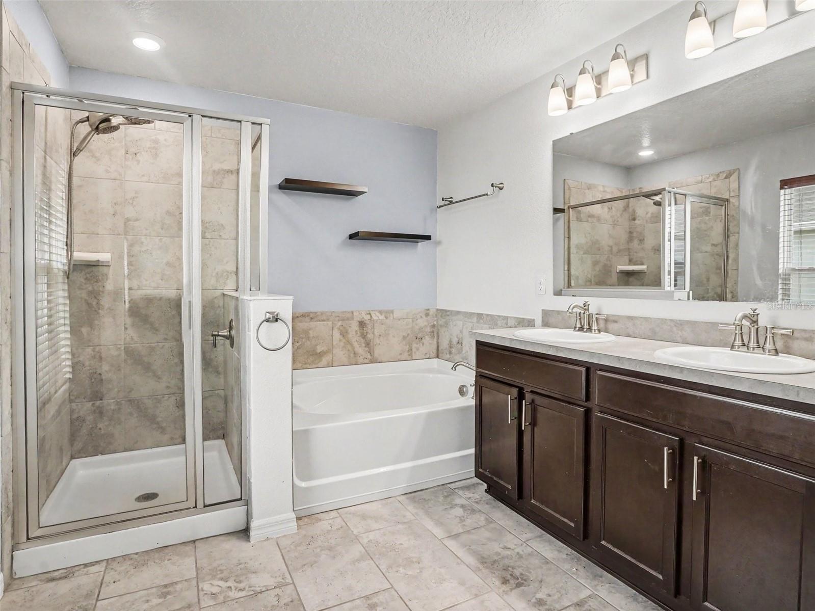 2488 Begonia St Property Photo 30