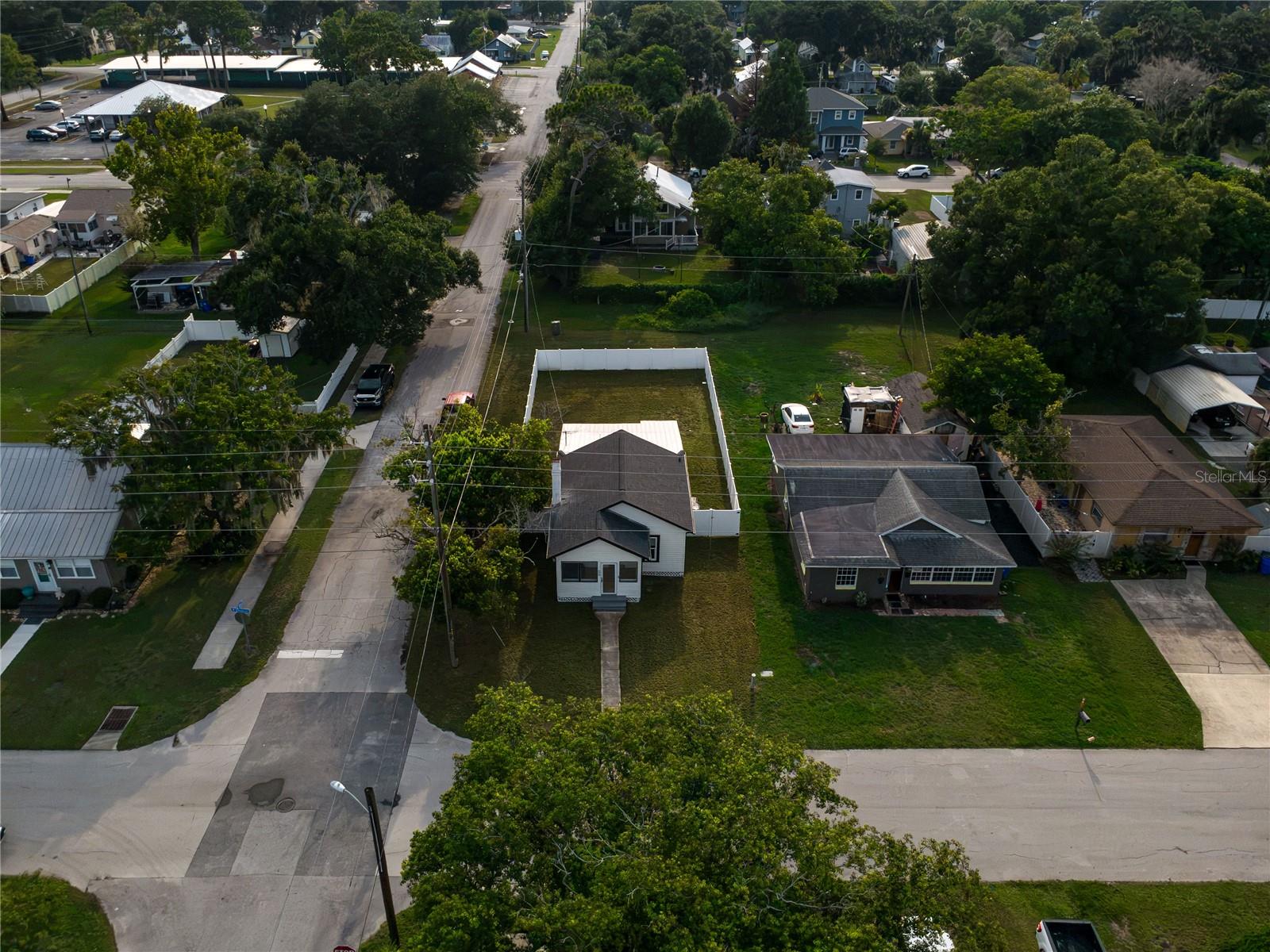 624 Illinois Ave Property Photo 5