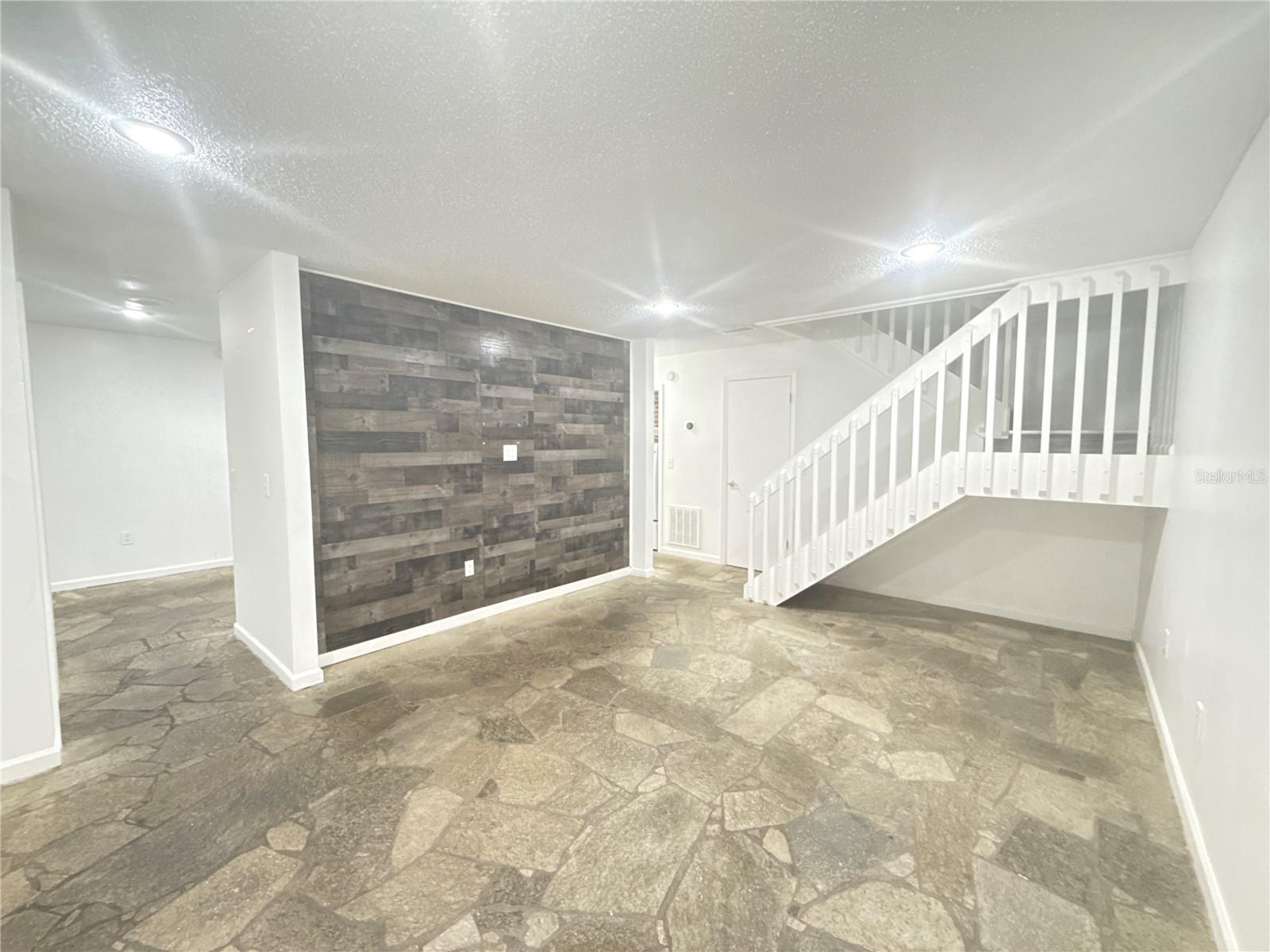 4694 Pheasant Run Dr #2b Property Photo 10