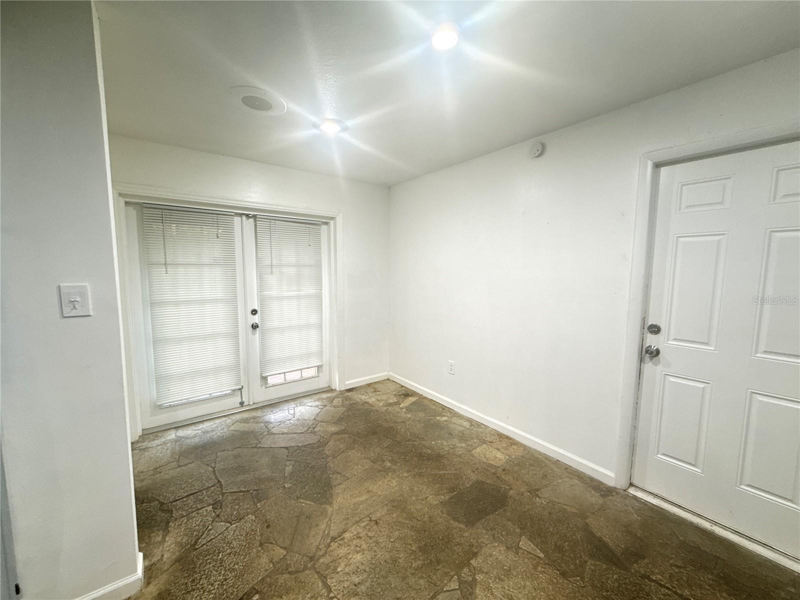 4694 Pheasant Run Dr #2b Property Photo 14
