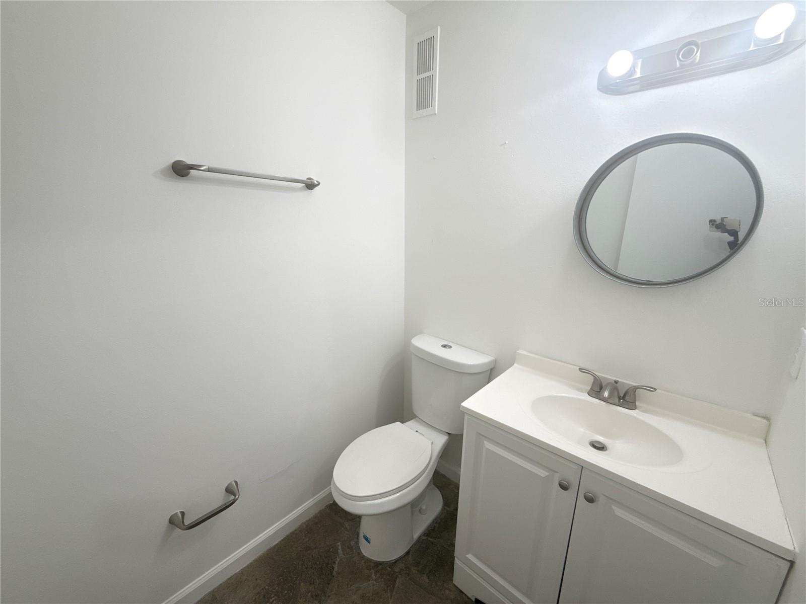 4694 Pheasant Run Dr #2b Property Photo 25