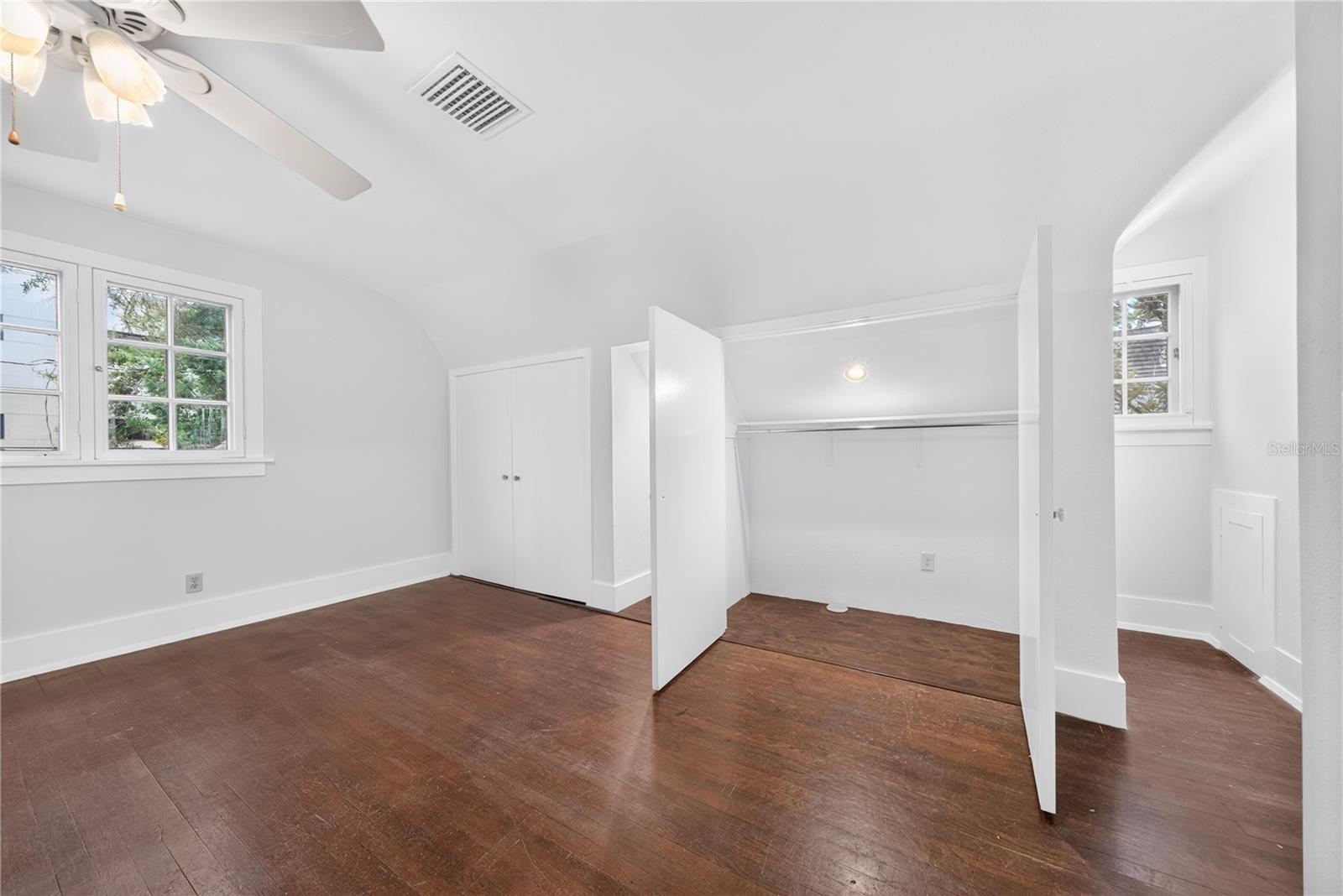 1216 Golden Ln Property Photo 31