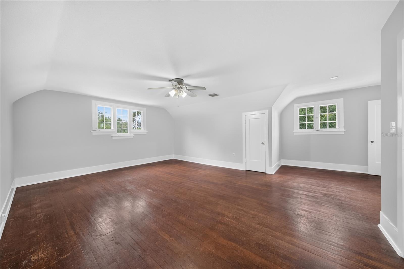 1216 Golden Ln Property Photo 35