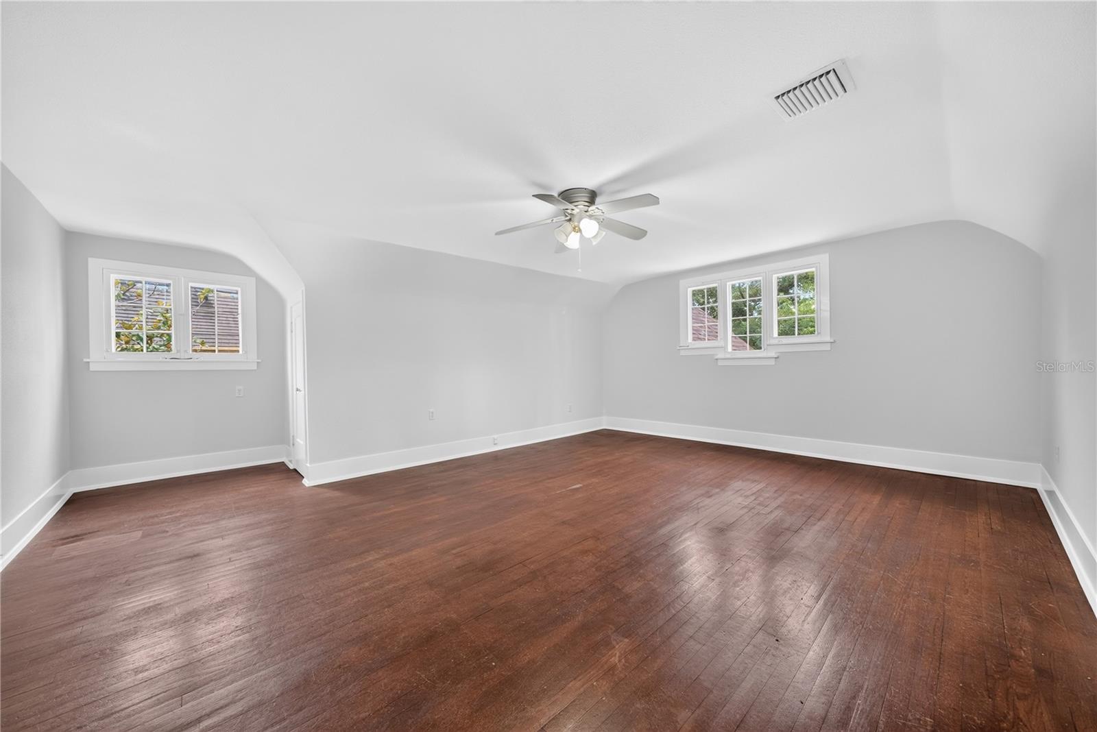 1216 Golden Ln Property Photo 36