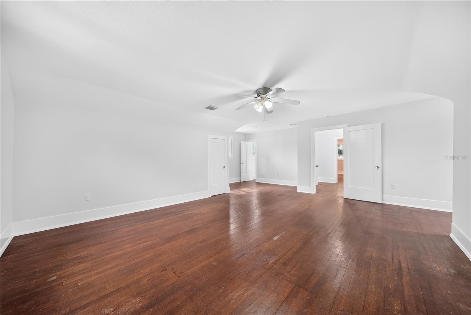 1216 Golden Ln Property Photo 37