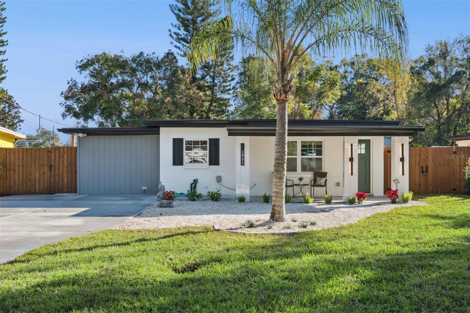 1931 Cloverlawn Ave Property Photo 1