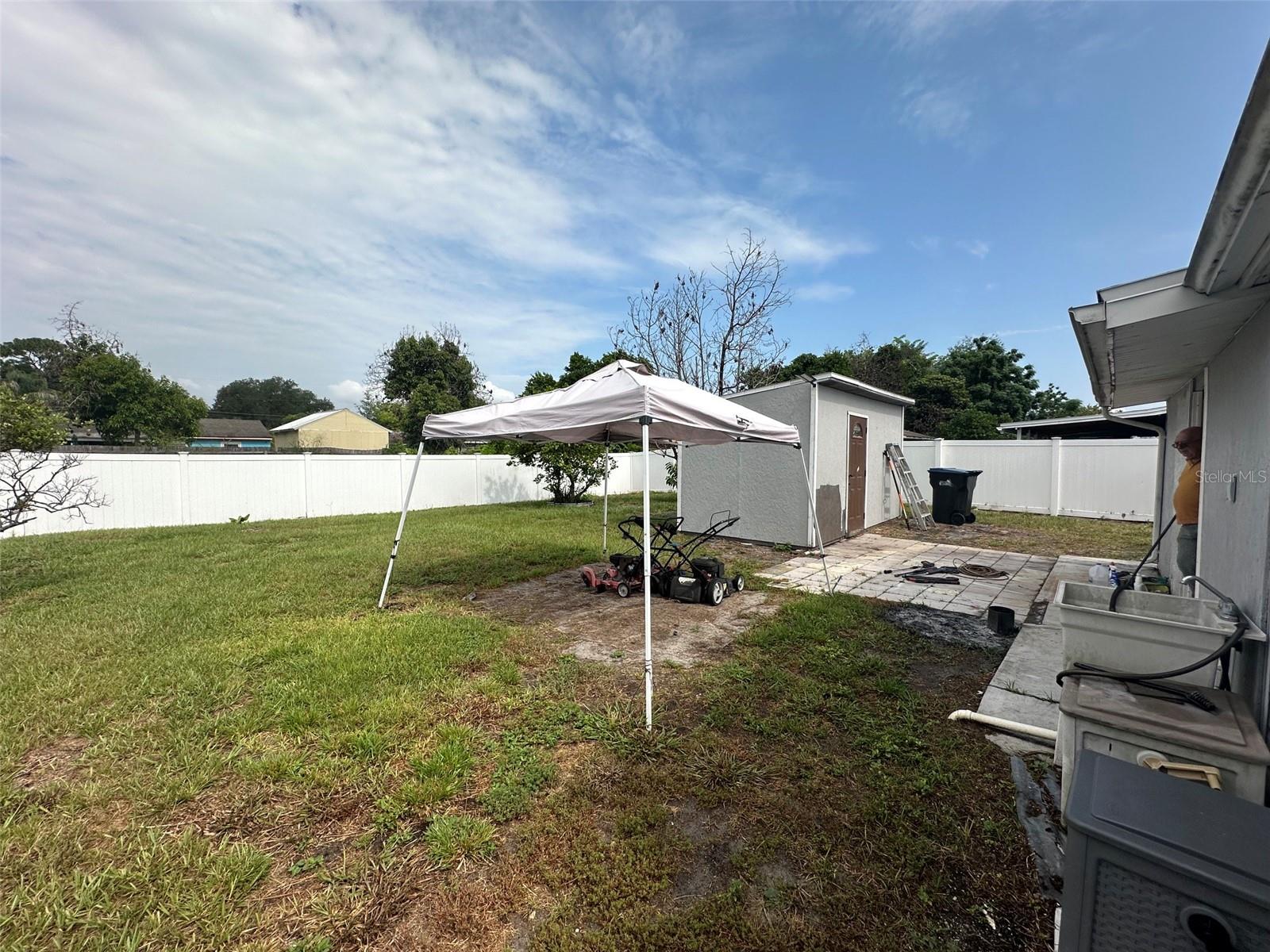 1122 Overdale St Property Photo 3