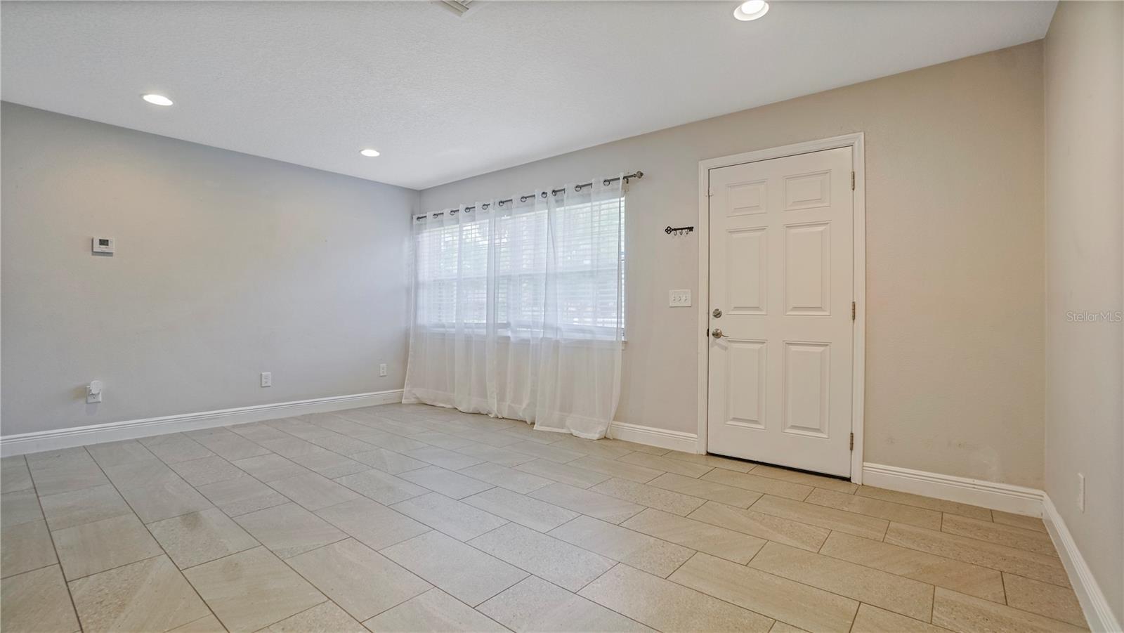 1517 N Grandview St Property Photo 6