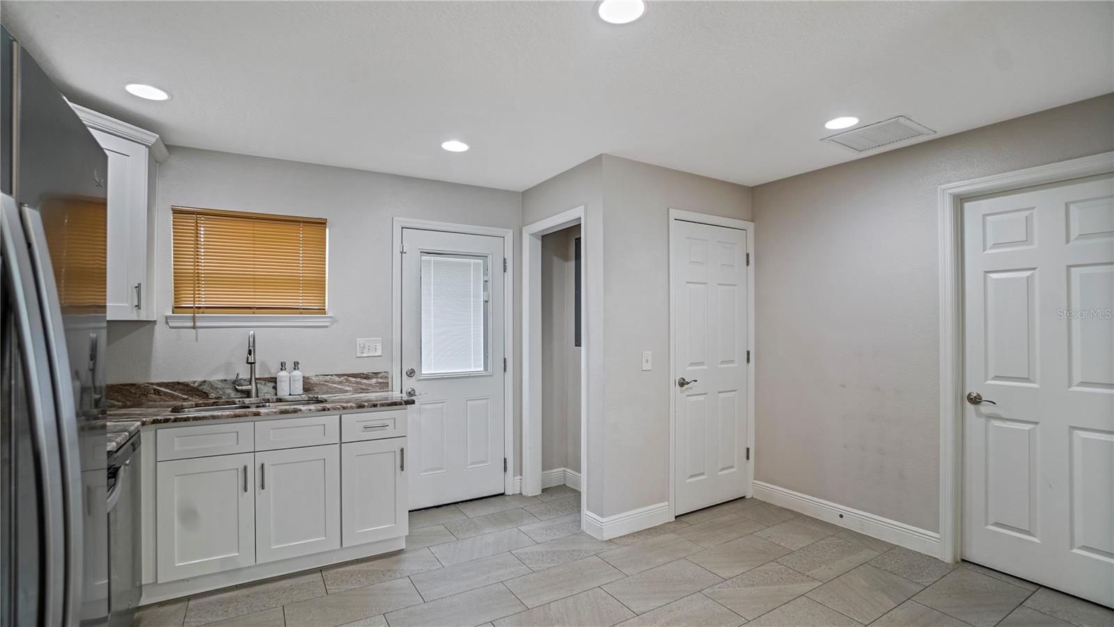 1517 N Grandview St Property Photo 13