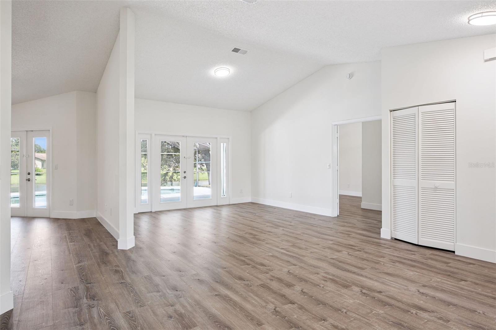 14706 Eagle View Ct Property Photo 12