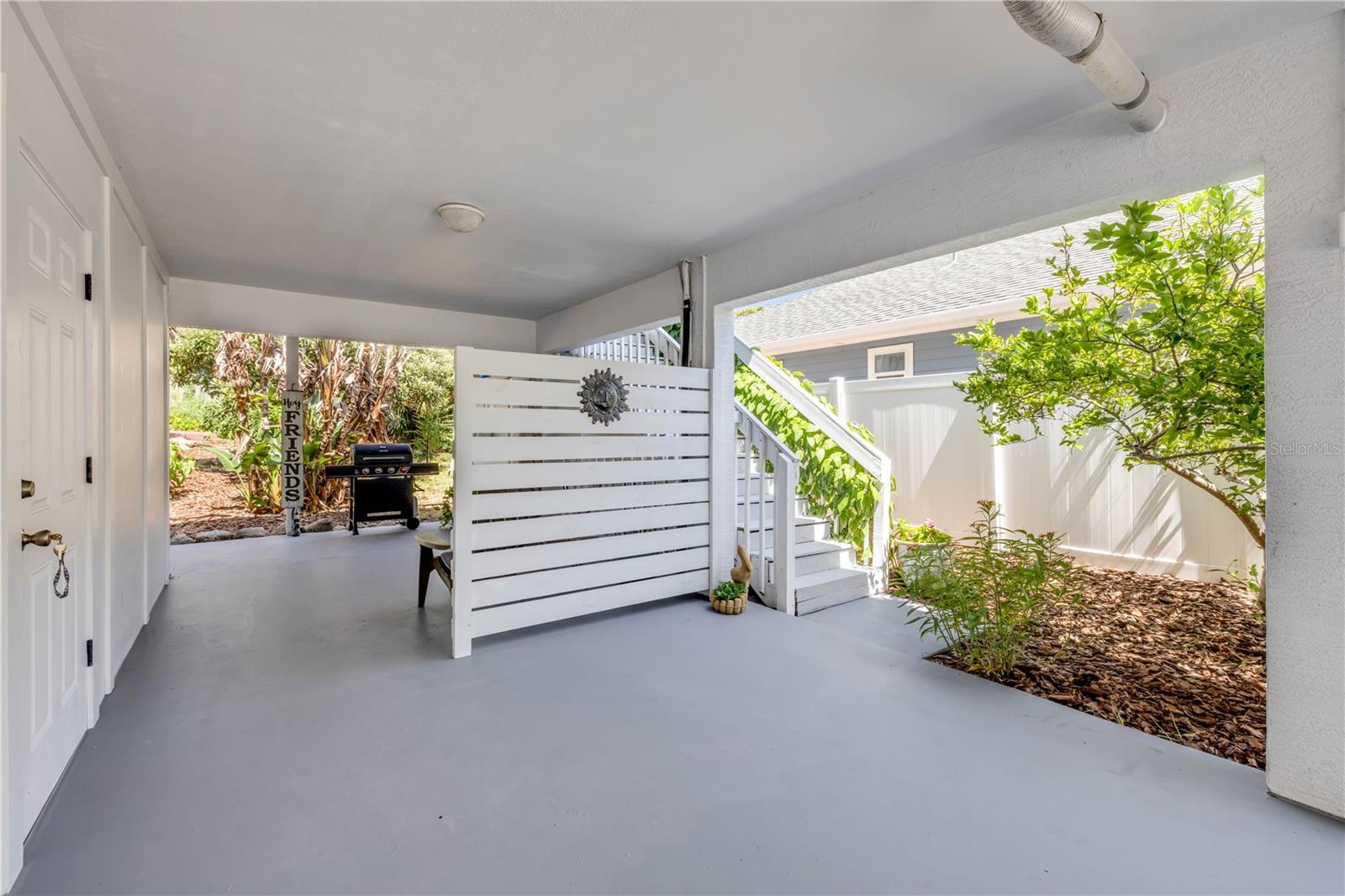 2722 Annette St Property Photo 4