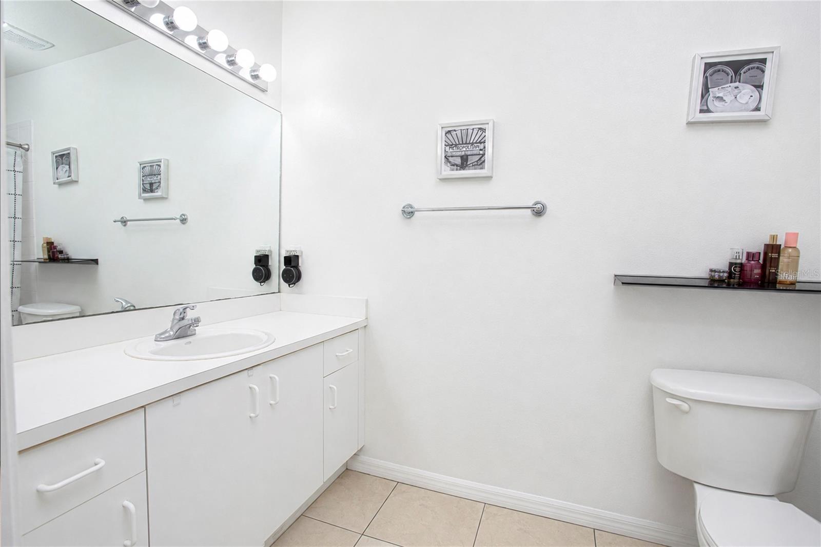 508 Villa Del Sol Cir #204 Property Photo 12