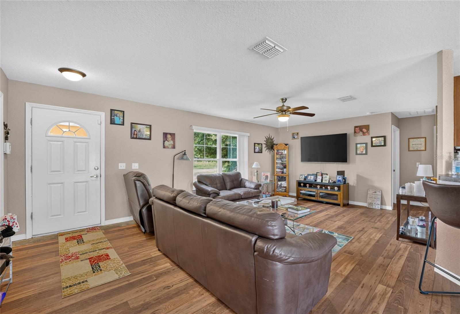 38 Juniper Loop Ct Property Photo 3