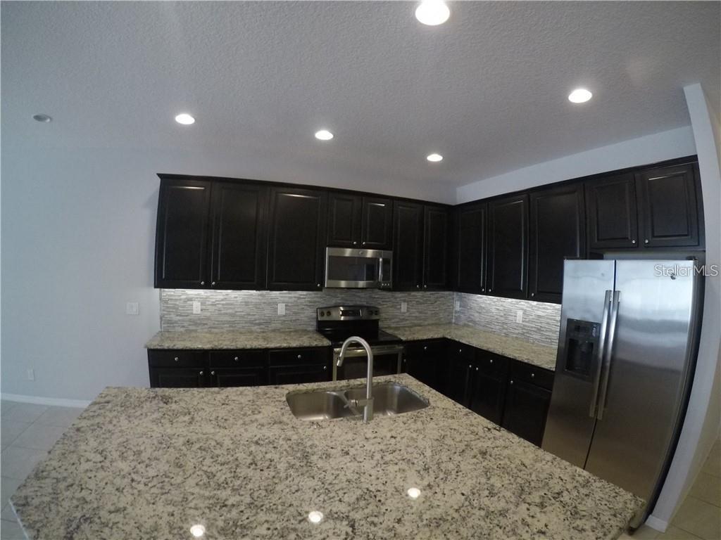 7617 Ripplepointe Way Property Photo 3