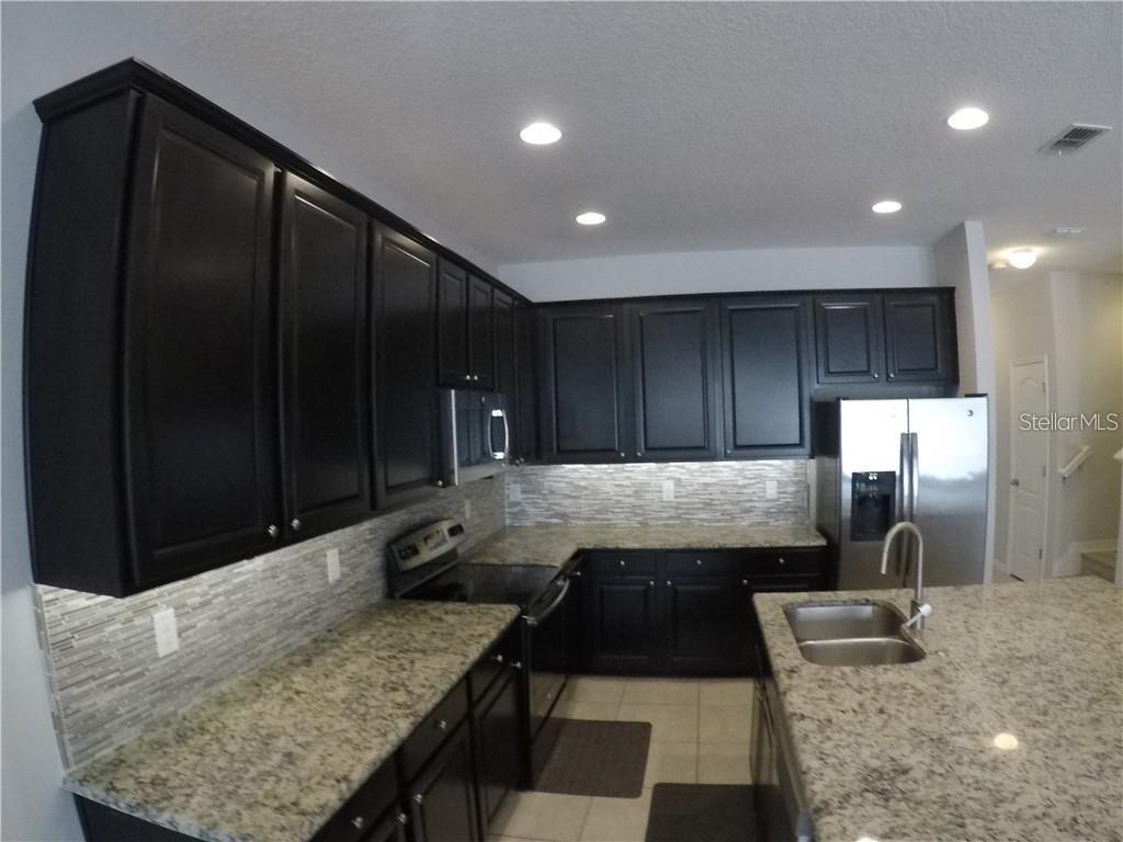 7617 Ripplepointe Way Property Photo 4