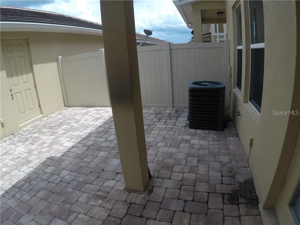 7617 Ripplepointe Way Property Photo 9