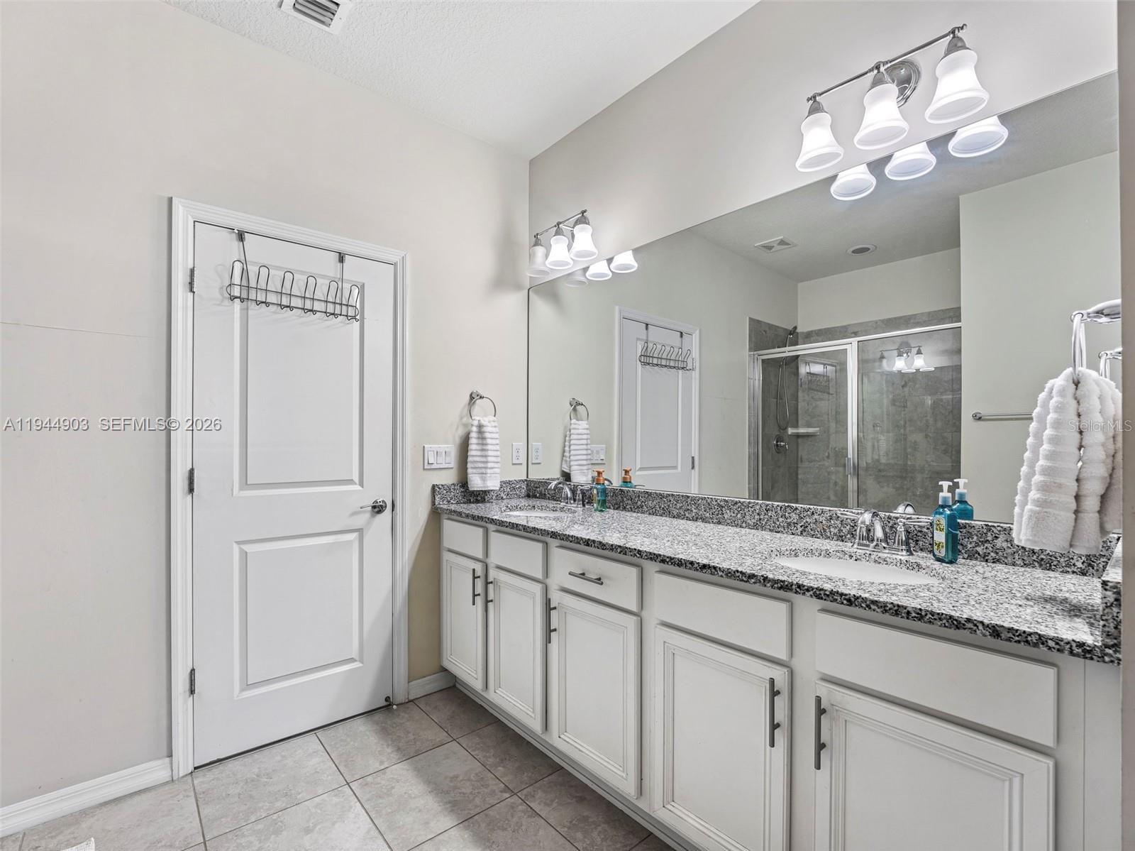 3953 Black Olive Ln Property Photo 28