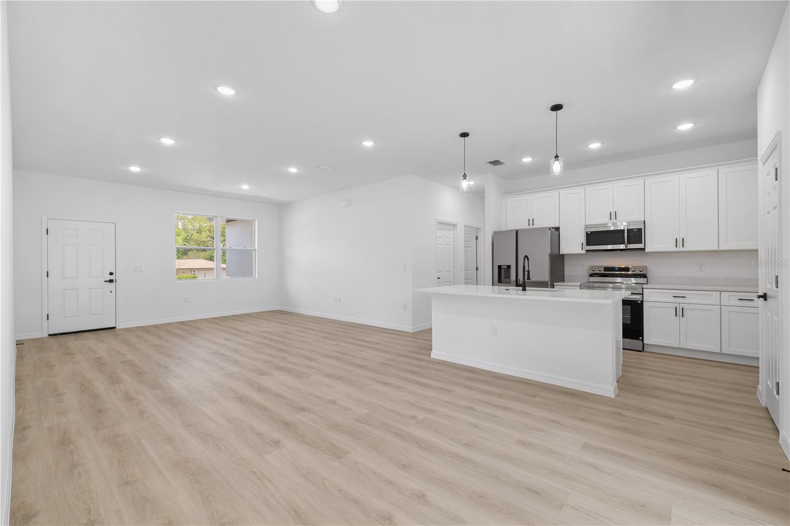 266 W Ruska Pl Property Photo 4