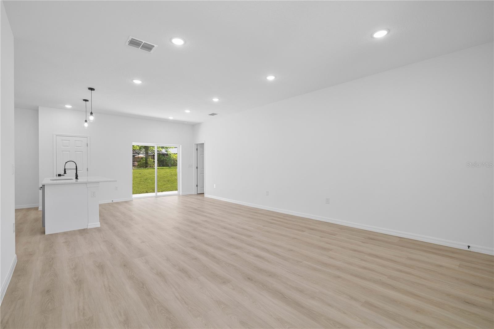 266 W Ruska Pl Property Photo 9
