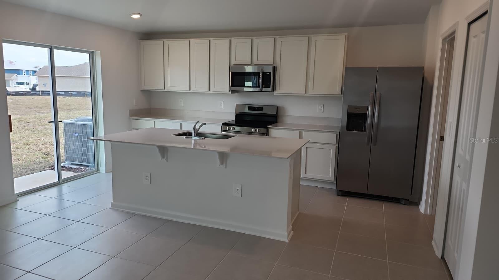 2189 Lasso Loop Property Photo 3