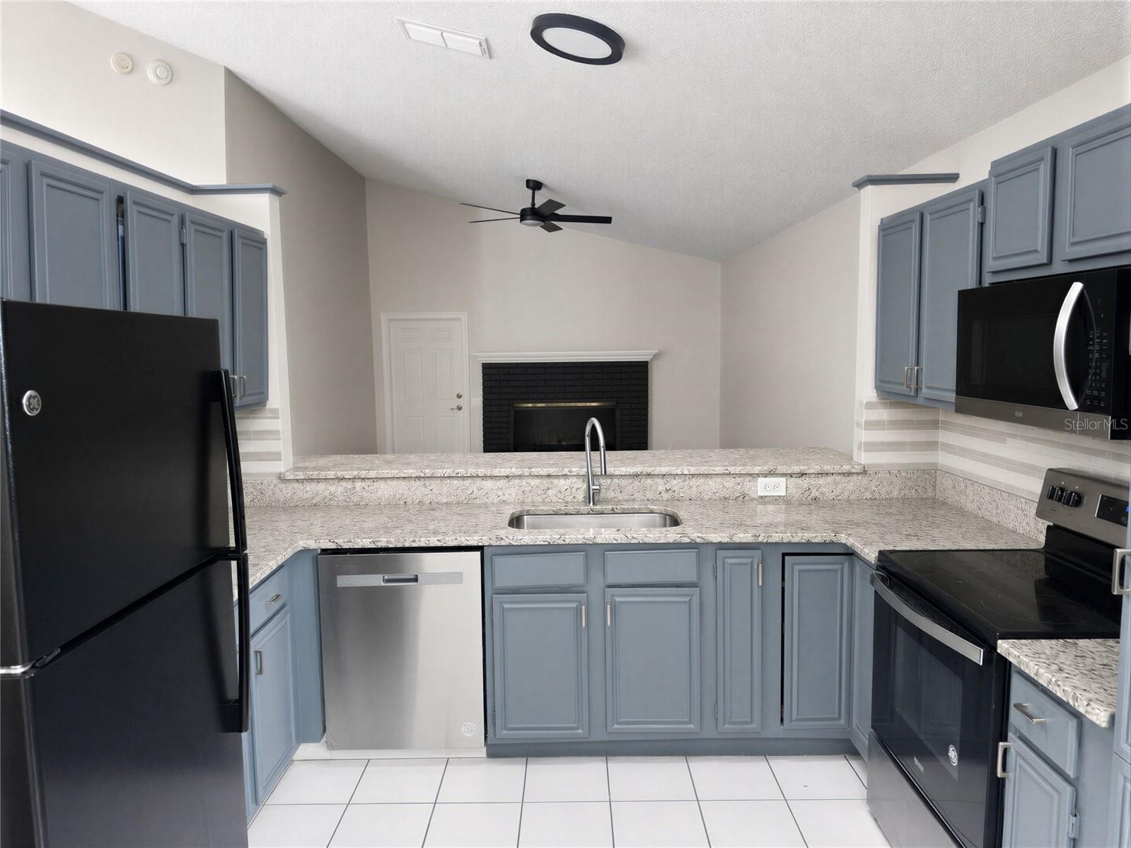 O6429283 Property Photo 8