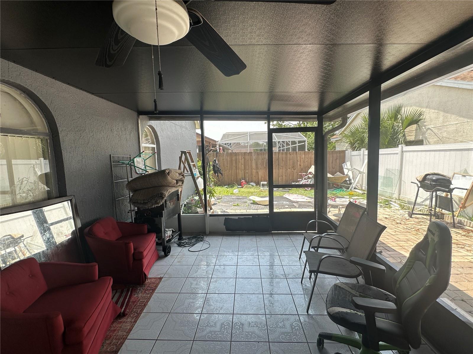 O6429283 Property Photo 24