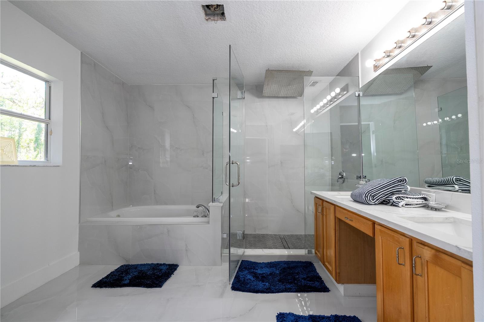 14938 Hartford Run Dr Property Photo 20