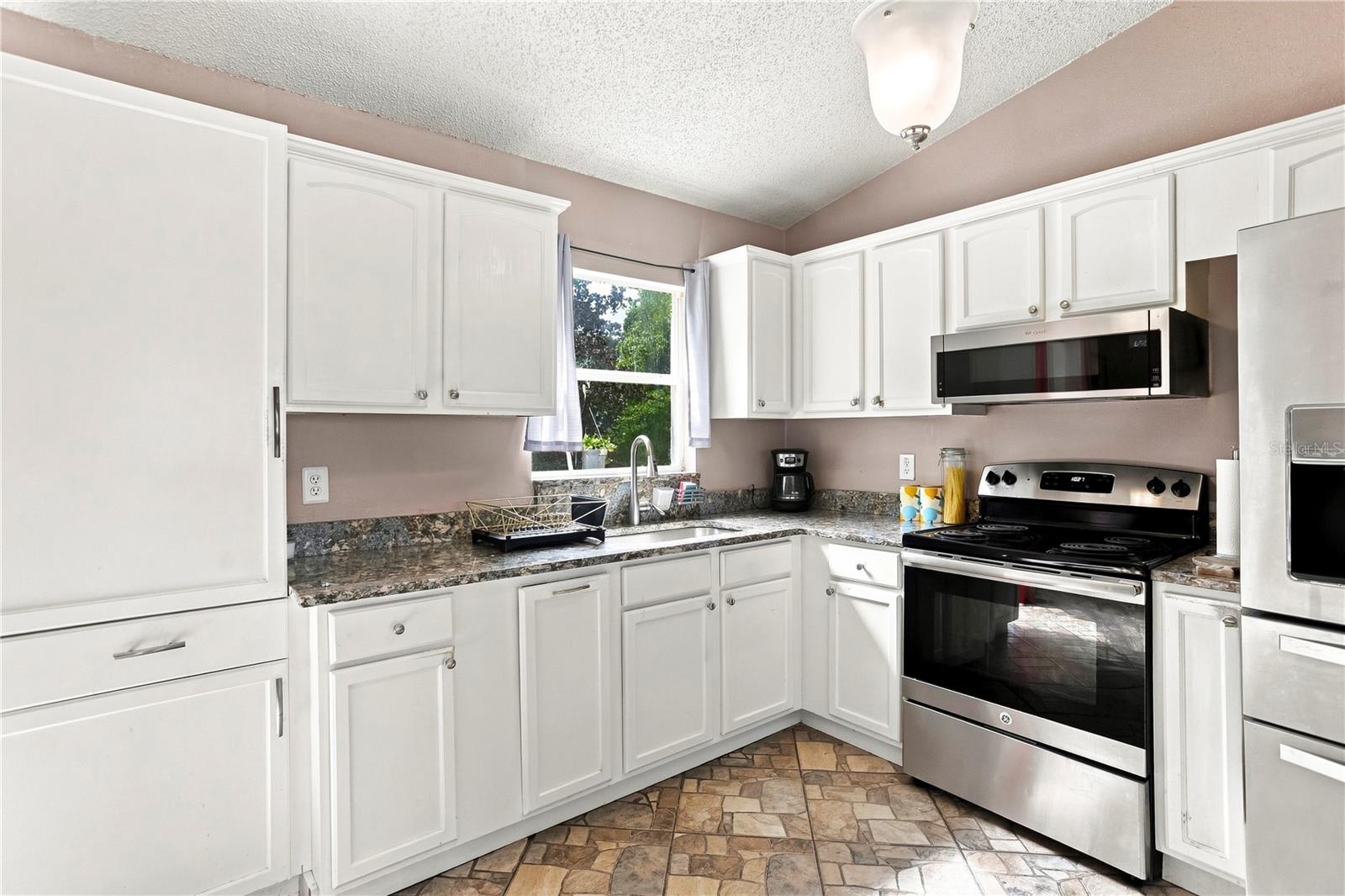 253 Williams Ave Property Photo 10