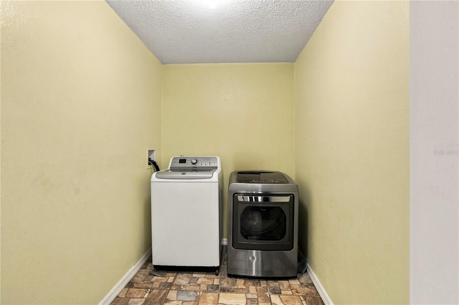 253 Williams Ave Property Photo 29