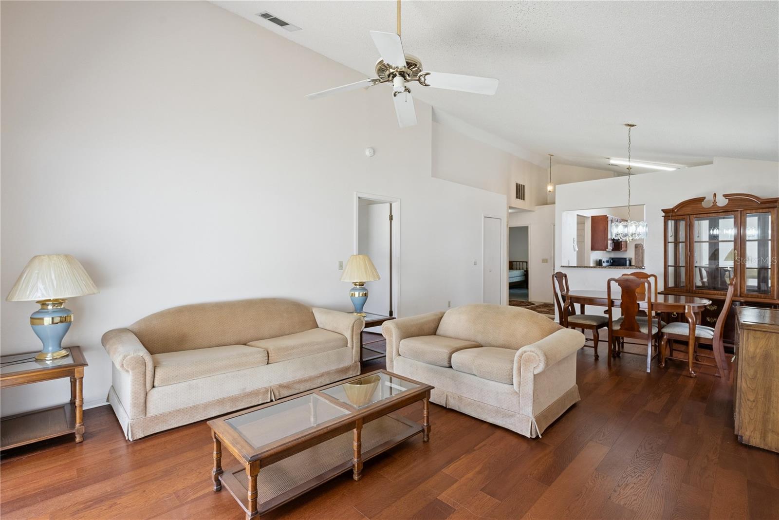 3023 Weymouth Ct Property Photo 7
