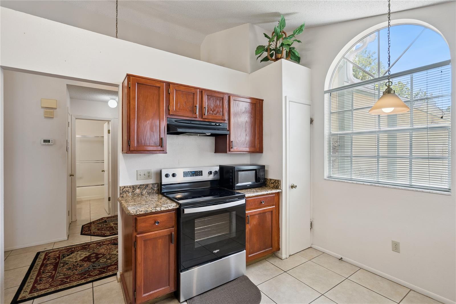 3023 Weymouth Ct Property Photo 10