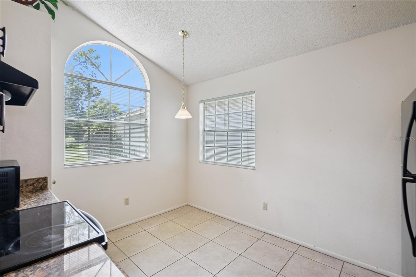 3023 Weymouth Ct Property Photo 12