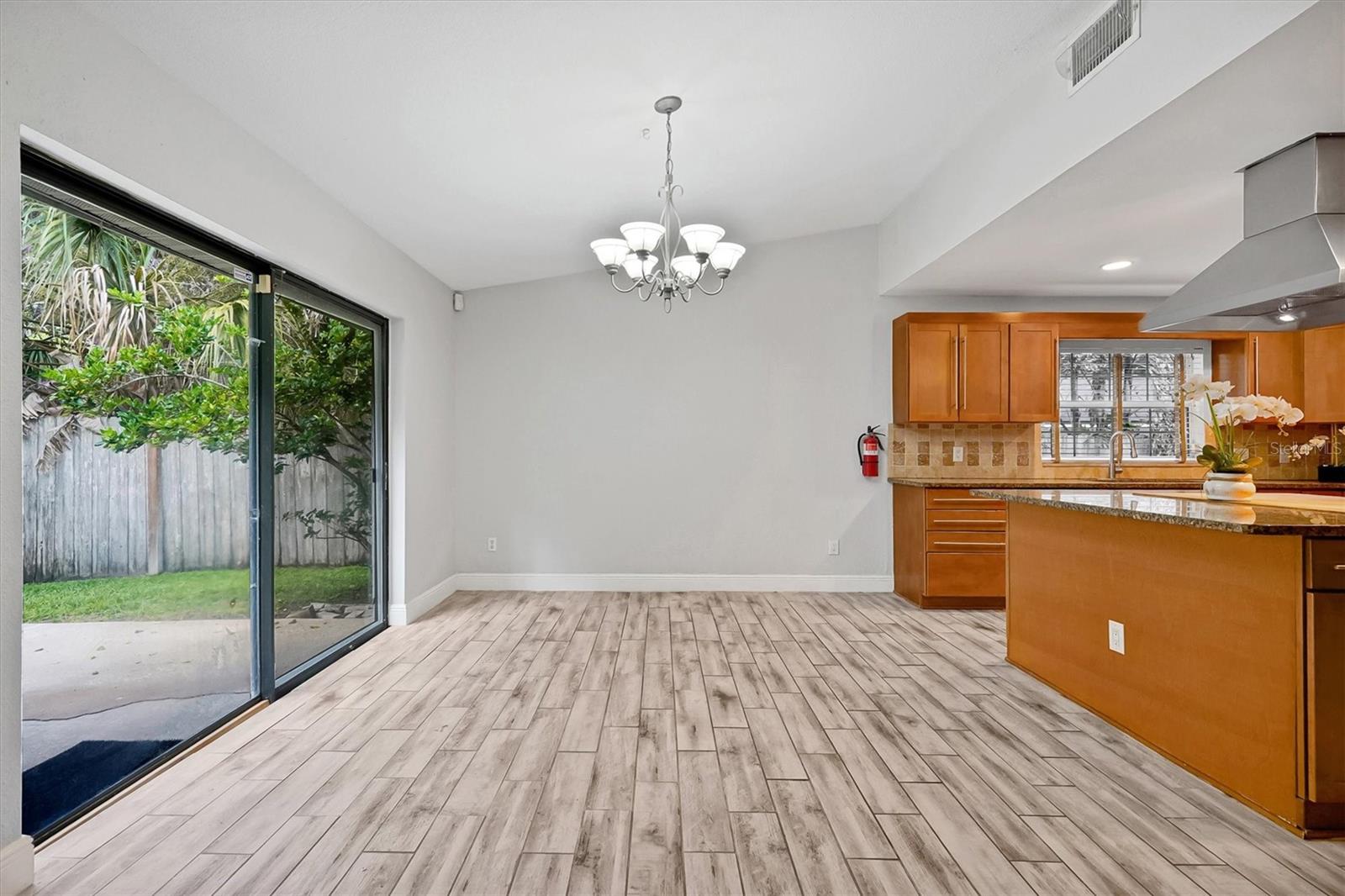 8405 Waialae Ct Property Photo 9