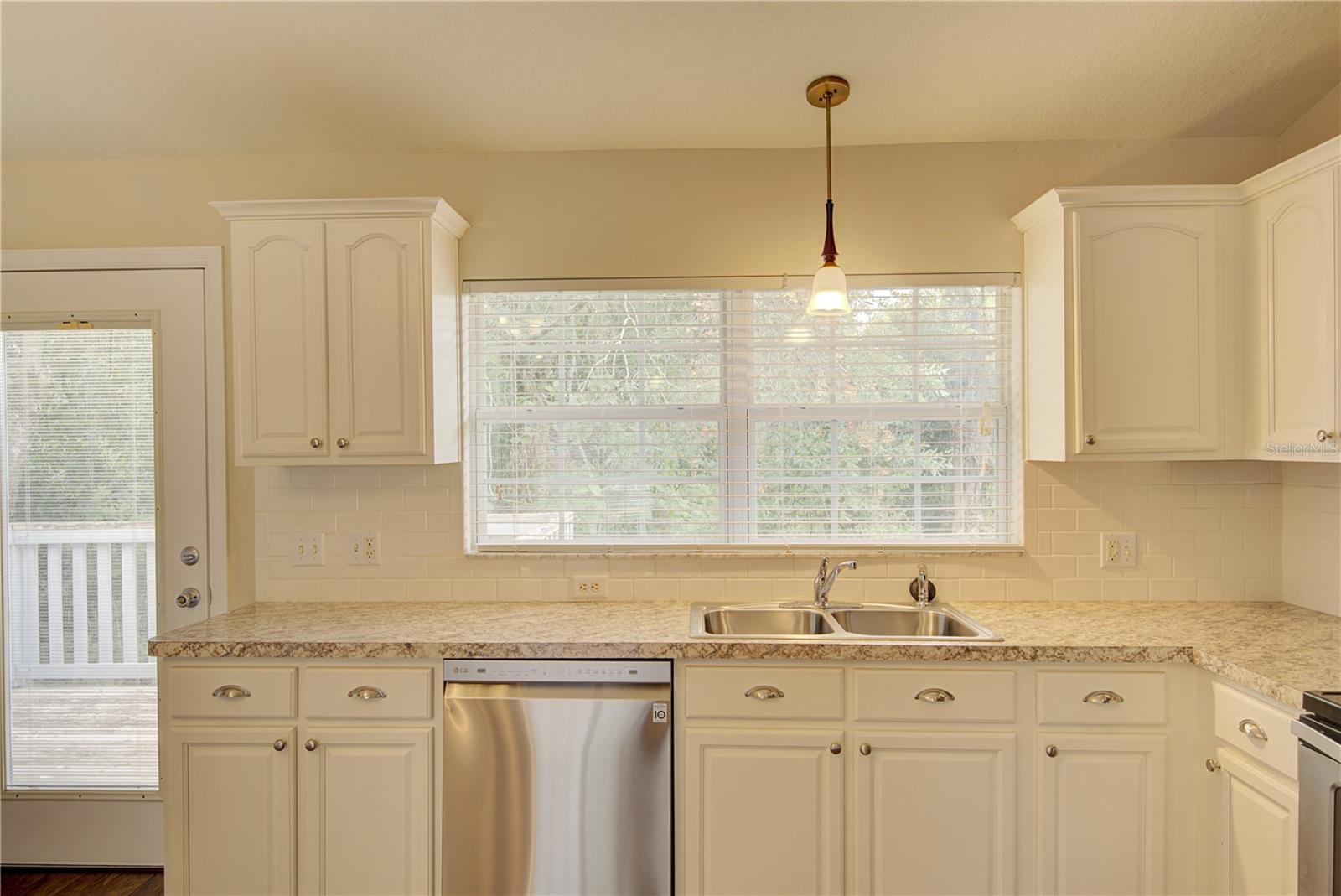 1360 Chris Ave Property Photo 17
