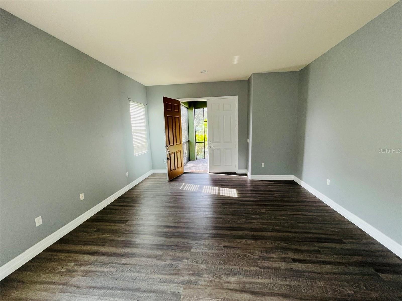 10802 Willow Ridge Loop Property Photo 3