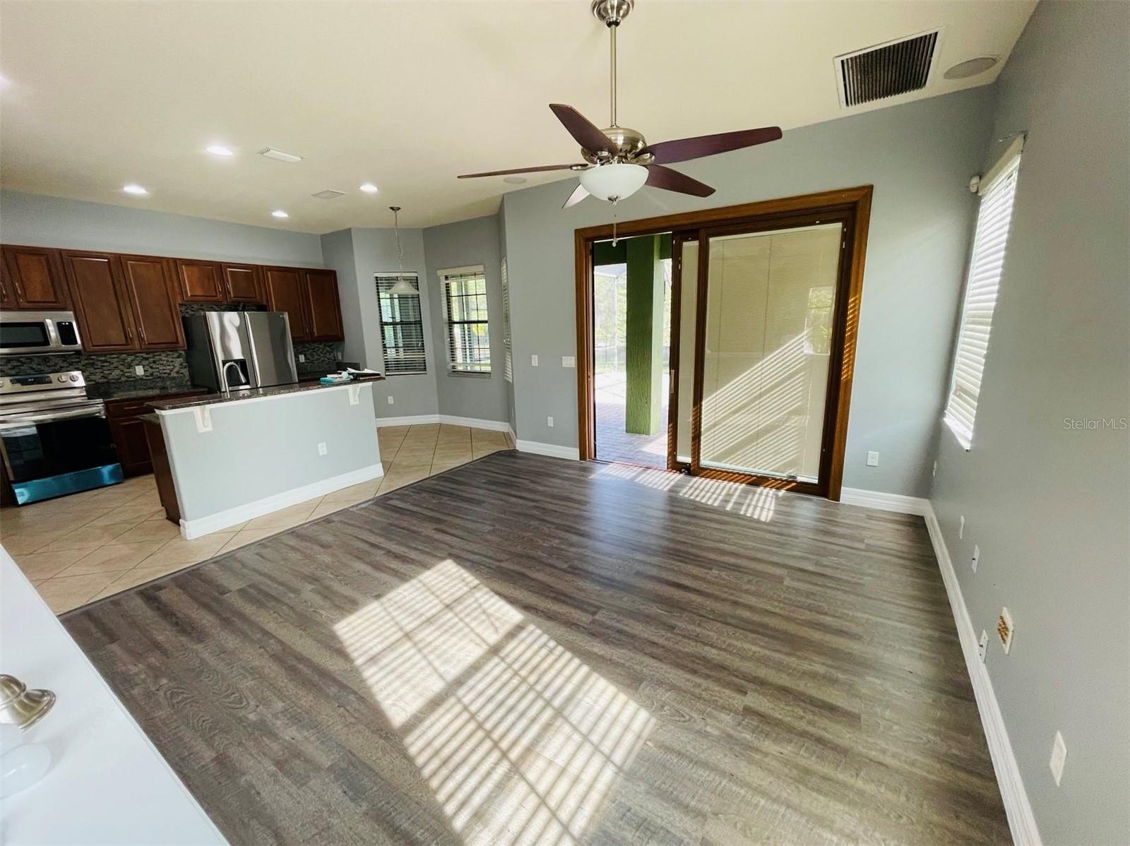 10802 Willow Ridge Loop Property Photo 4
