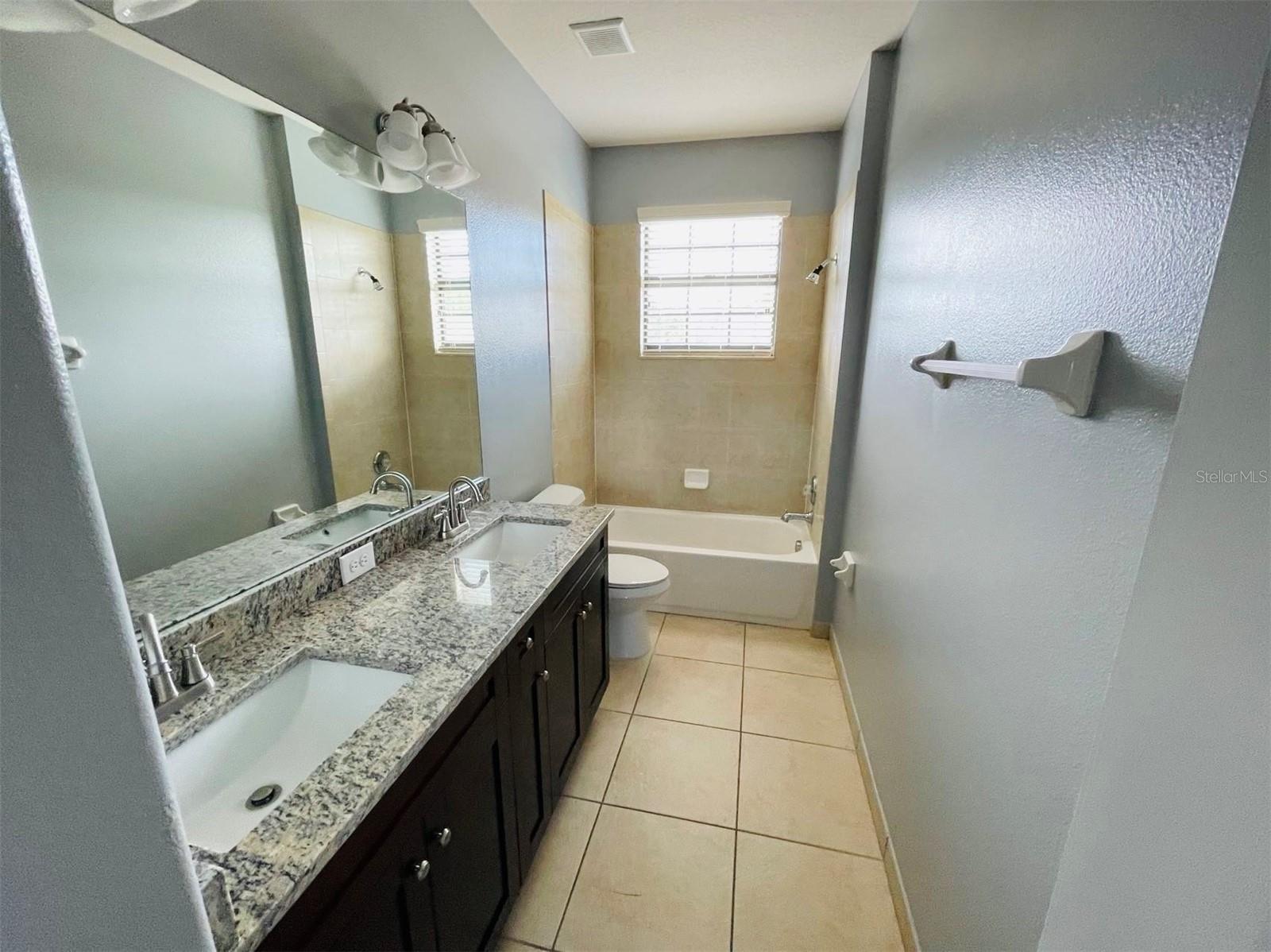 10802 Willow Ridge Loop Property Photo 11