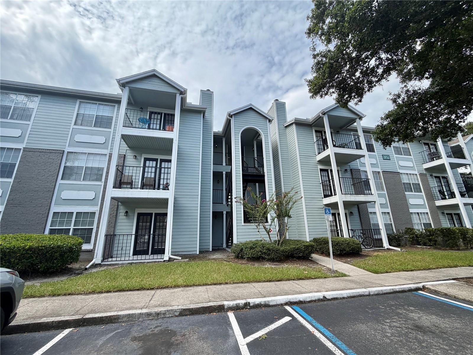 O6429349 Property Photo 1
