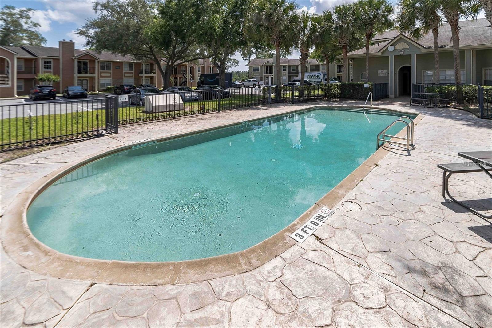 O6429349 Property Photo 7