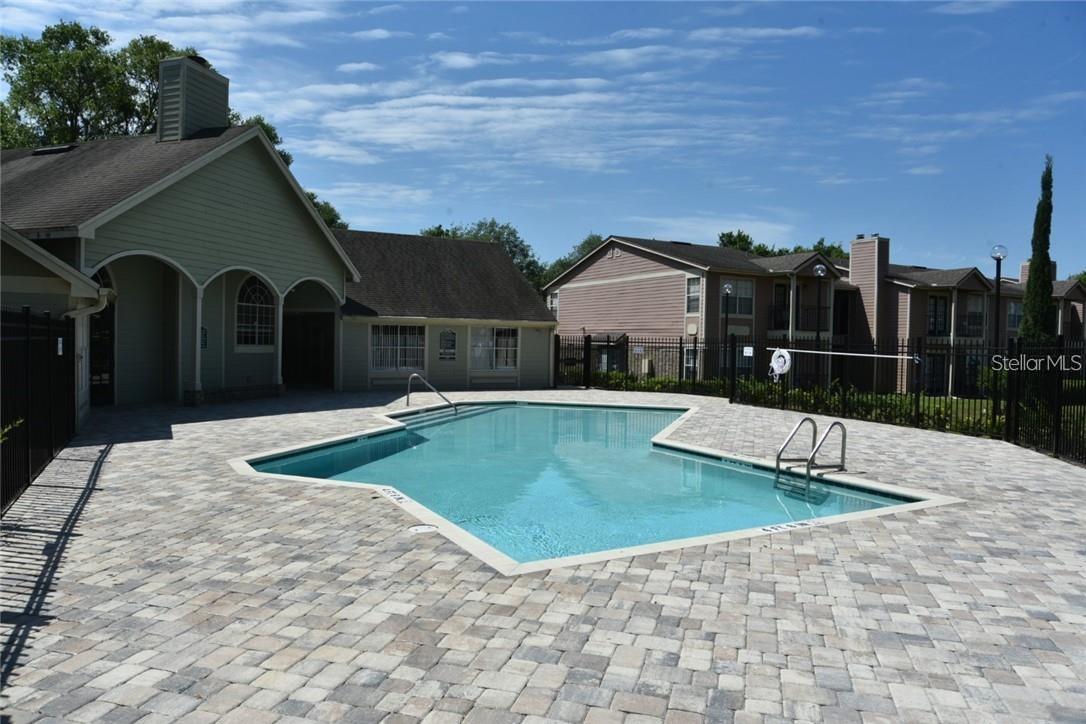 O6429349 Property Photo 8