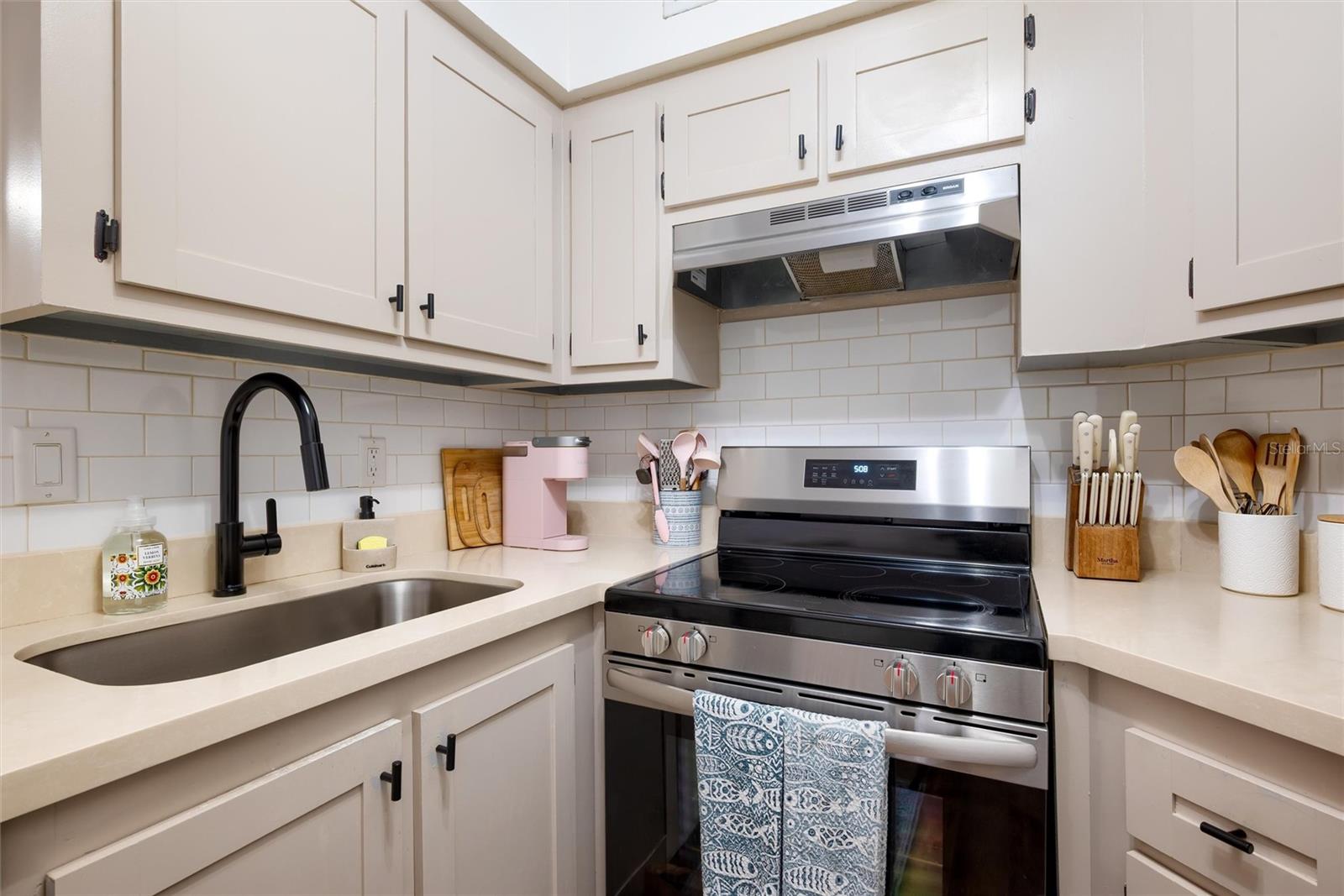 3806 Southpointe Dr #l4 Property Photo 6