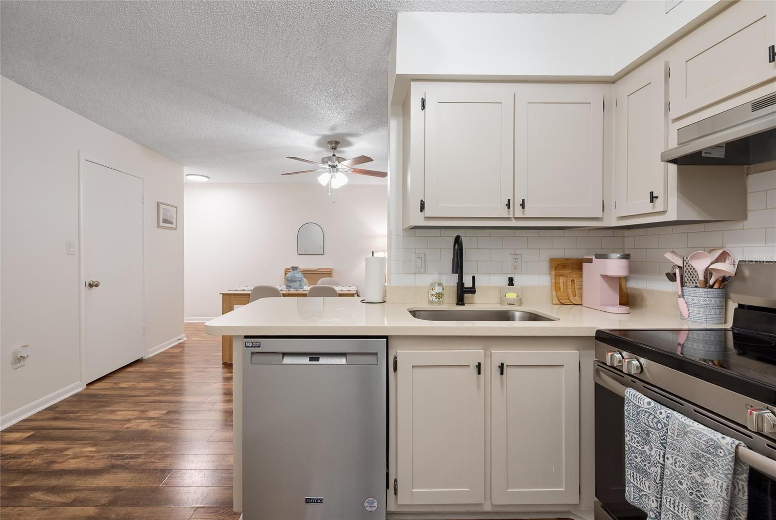 3806 Southpointe Dr #l4 Property Photo 7